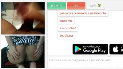 O tagata faaipoipo e fiafia e matamata i tagata ese o loʻo nunu